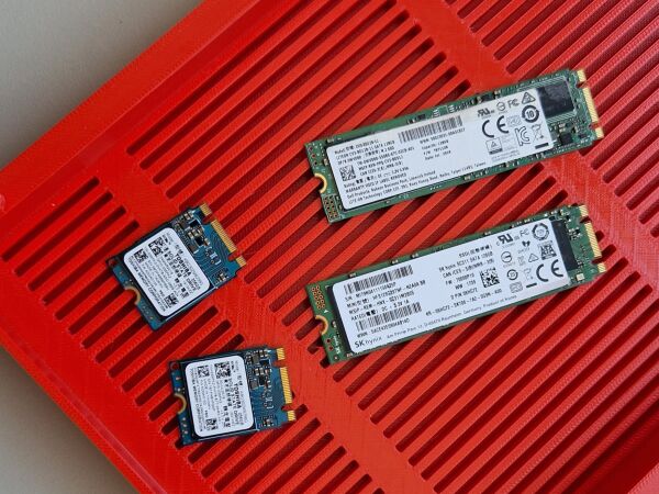 3D Baskı M.2 NVMe SSD Saklama Kutusu (90 Adet Kapasiteli)