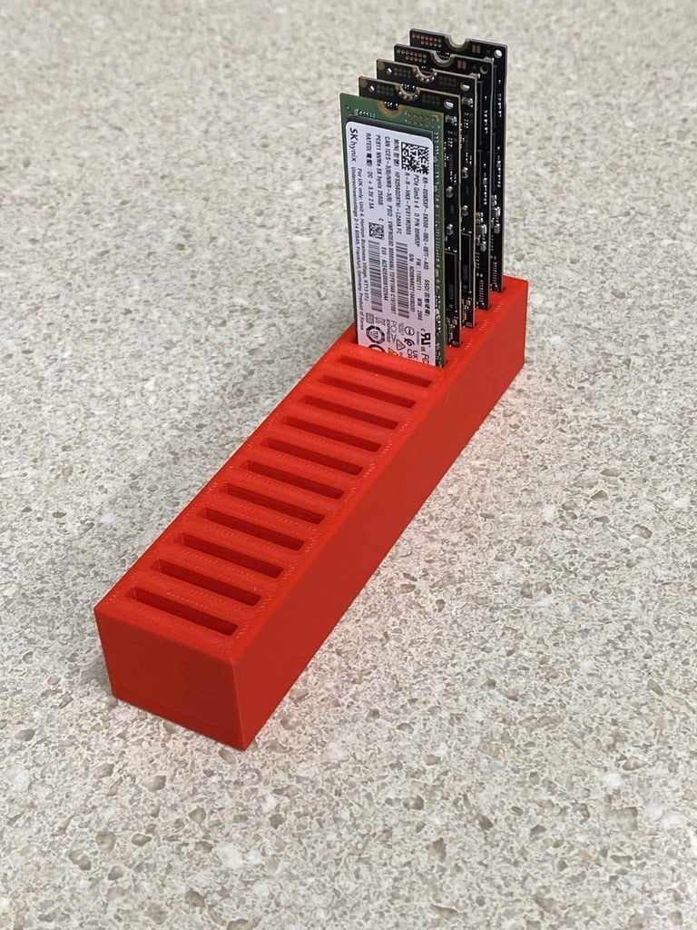 PCIe M.2 SSD Tutucu (16 Adet Kapasiteli)